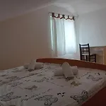 Apartment Ana I Predrag -lopar *