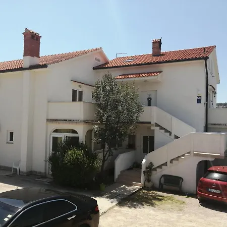 아파트 Ana I Predrag -lopar *